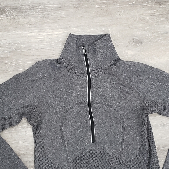 Lululemon Run Swiftly Tech 1/2 Zip First Release Heathered Black - Picture 9 of 15